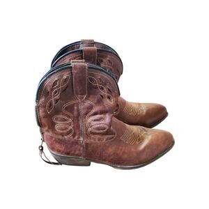 Stylish Mossimo Brown Pointed Toe Zip Boots - Women's Size 10 - Western Chic